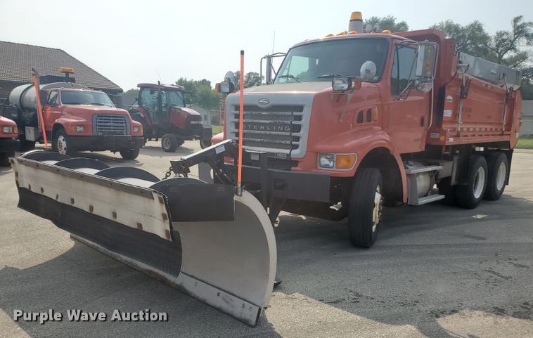 image for item DE4526 2006 Sterling LT7500  dump truck
