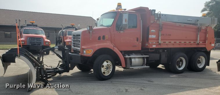 image for item DE4526 2006 Sterling LT7500  dump truck