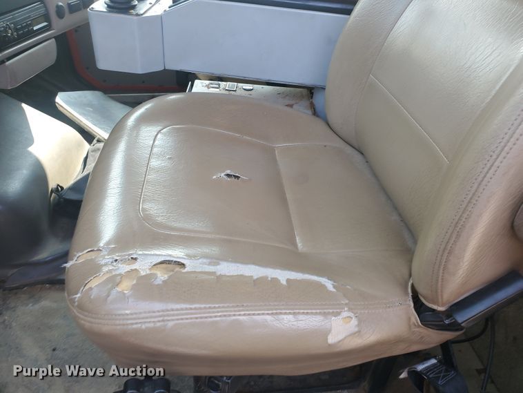 image for item DE4526 2006 Sterling LT7500  dump truck