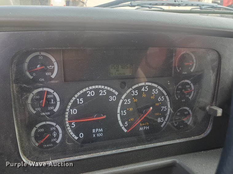 image for item DE4526 2006 Sterling LT7500  dump truck