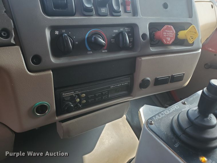 image for item DE4526 2006 Sterling LT7500  dump truck