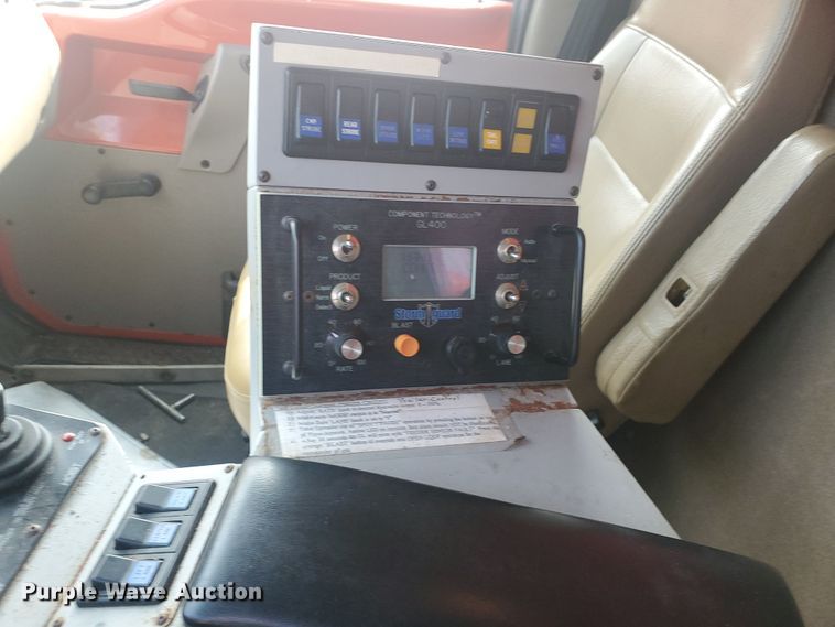 image for item DE4526 2006 Sterling LT7500  dump truck