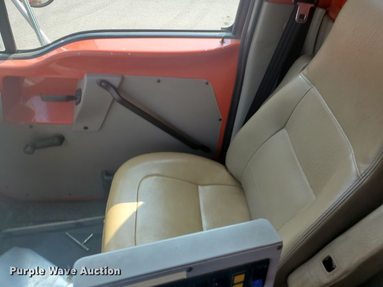 image for item DE4526 2006 Sterling LT7500  dump truck