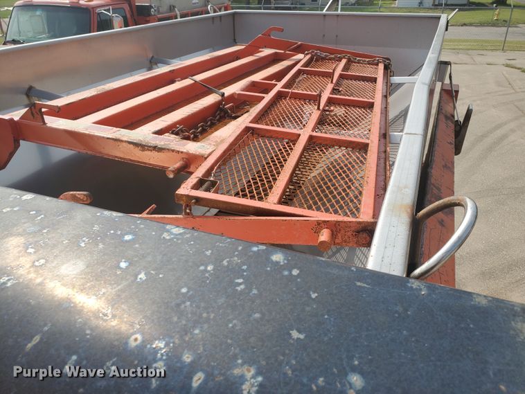 image for item DE4526 2006 Sterling LT7500  dump truck