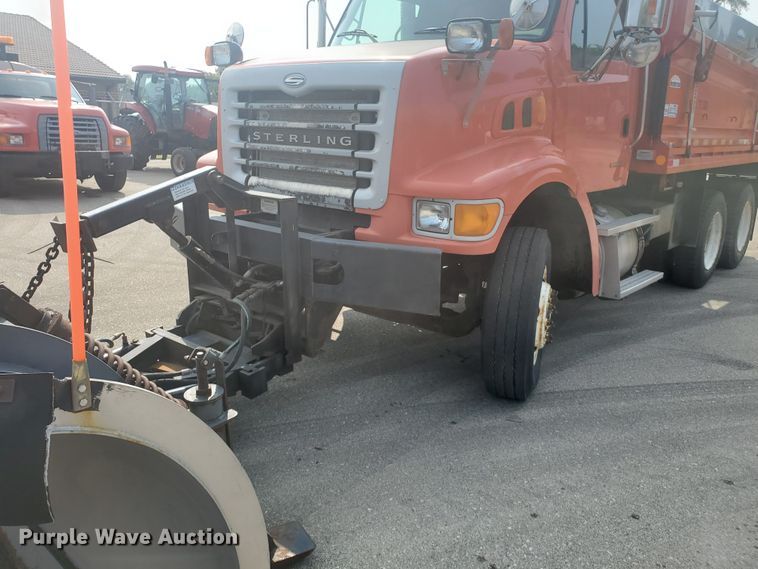 image for item DE4526 2006 Sterling LT7500  dump truck