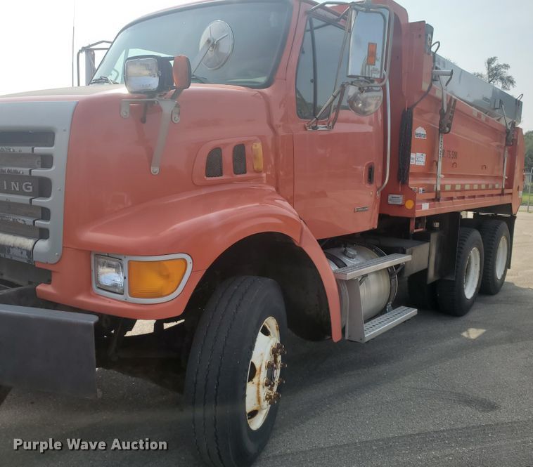image for item DE4526 2006 Sterling LT7500  dump truck
