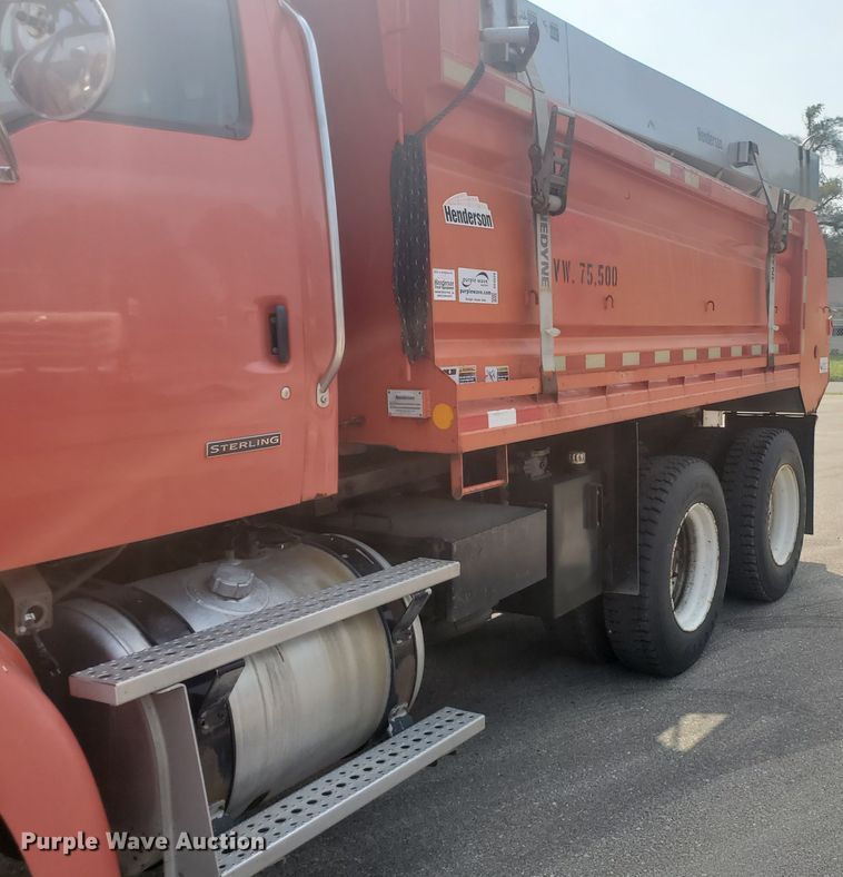 image for item DE4526 2006 Sterling LT7500  dump truck
