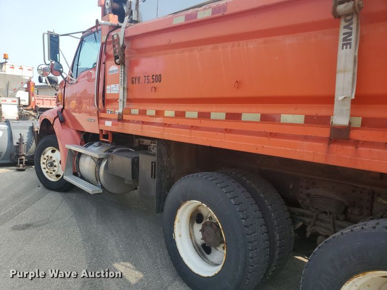 image for item DE4526 2006 Sterling LT7500  dump truck
