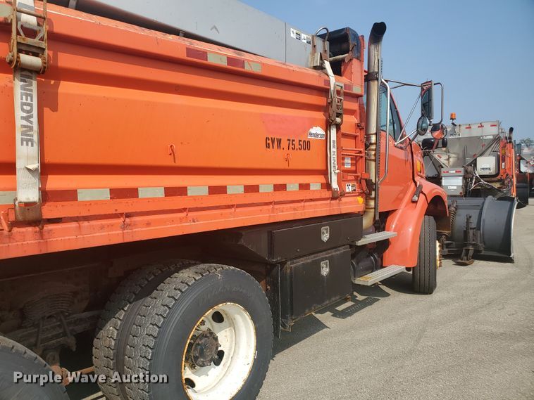 image for item DE4526 2006 Sterling LT7500  dump truck