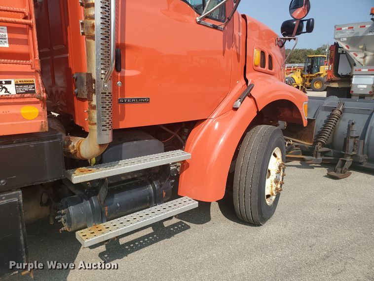 image for item DE4526 2006 Sterling LT7500  dump truck