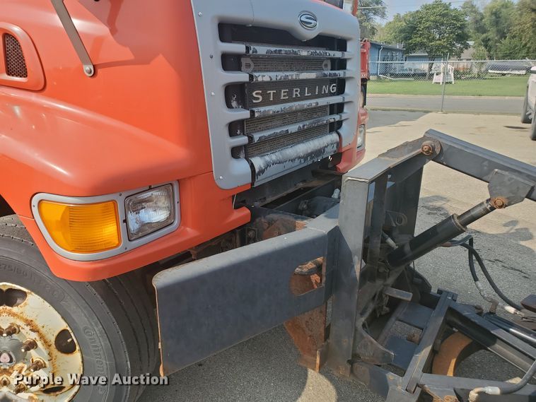 image for item DE4526 2006 Sterling LT7500  dump truck
