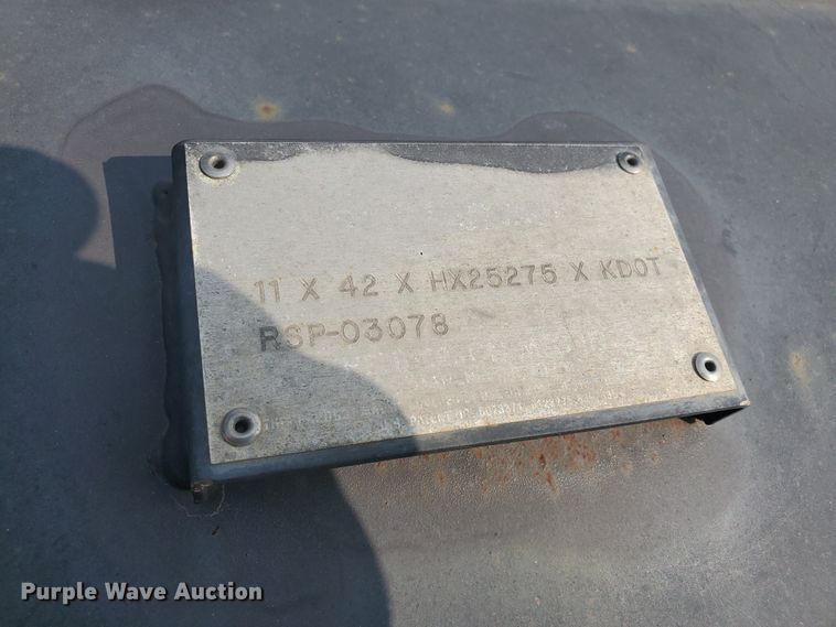 image for item DE4526 2006 Sterling LT7500  dump truck