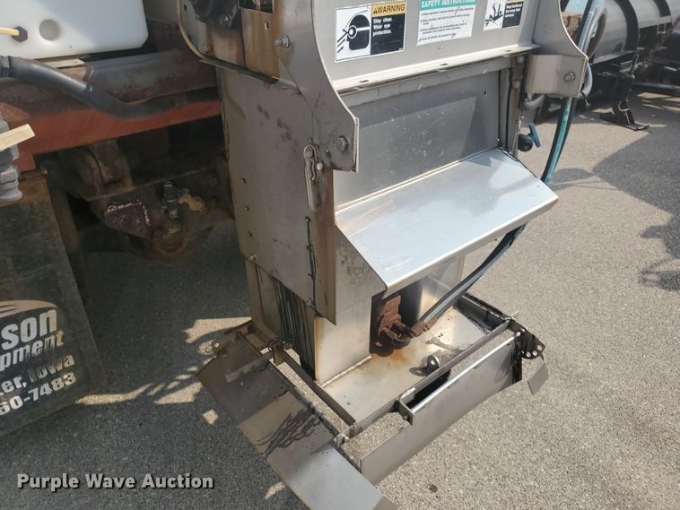 image for item DE4526 2006 Sterling LT7500  dump truck