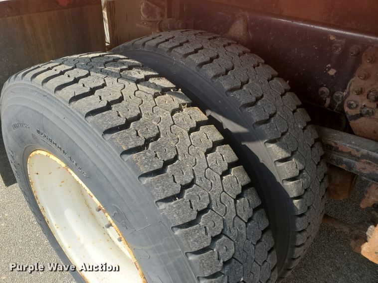 image for item DE4526 2006 Sterling LT7500  dump truck