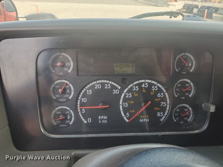 image for item DE4527 2006 Sterling LT7500  dump truck