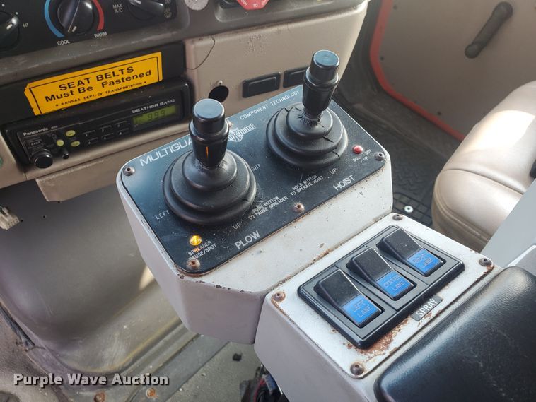 image for item DE4527 2006 Sterling LT7500  dump truck