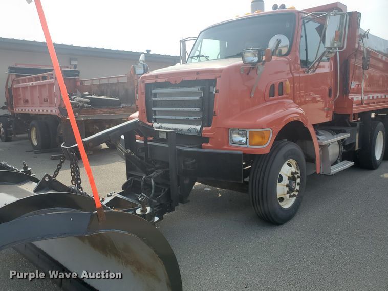 image for item DE4527 2006 Sterling LT7500  dump truck