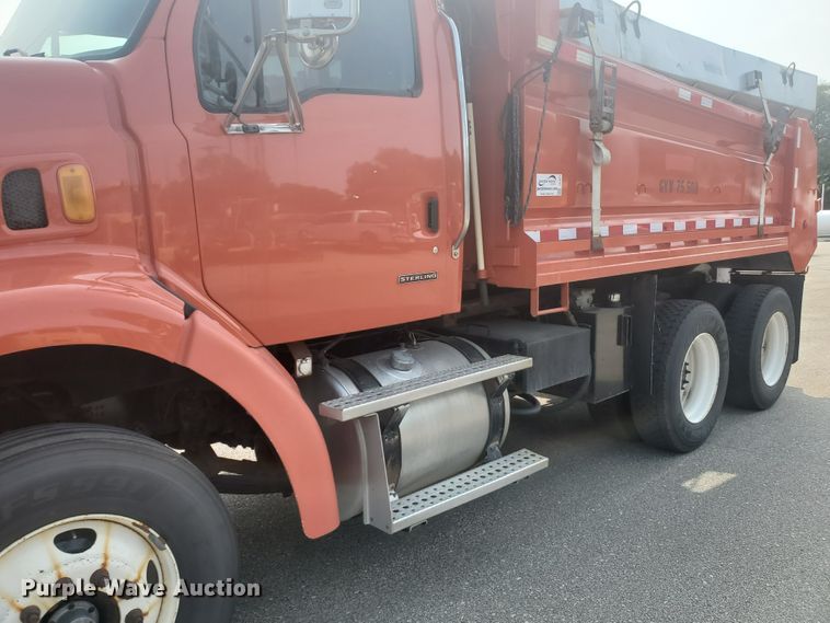 image for item DE4527 2006 Sterling LT7500  dump truck