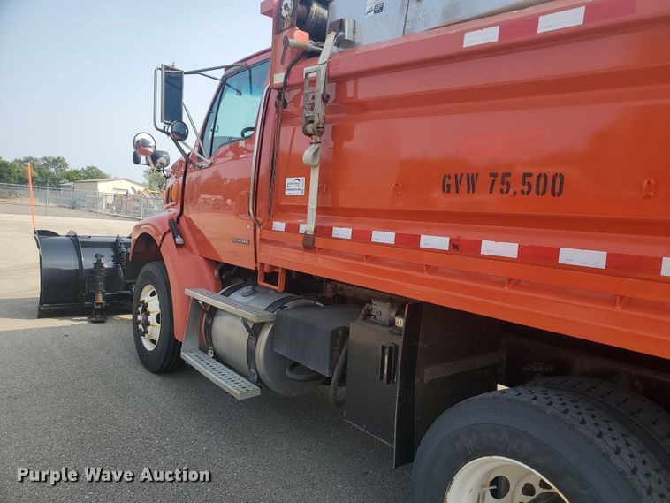 image for item DE4527 2006 Sterling LT7500  dump truck