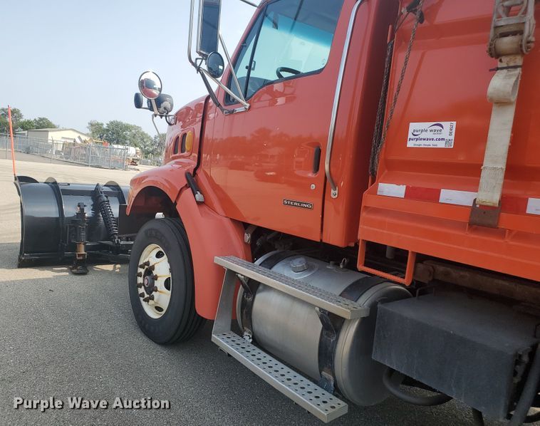image for item DE4527 2006 Sterling LT7500  dump truck
