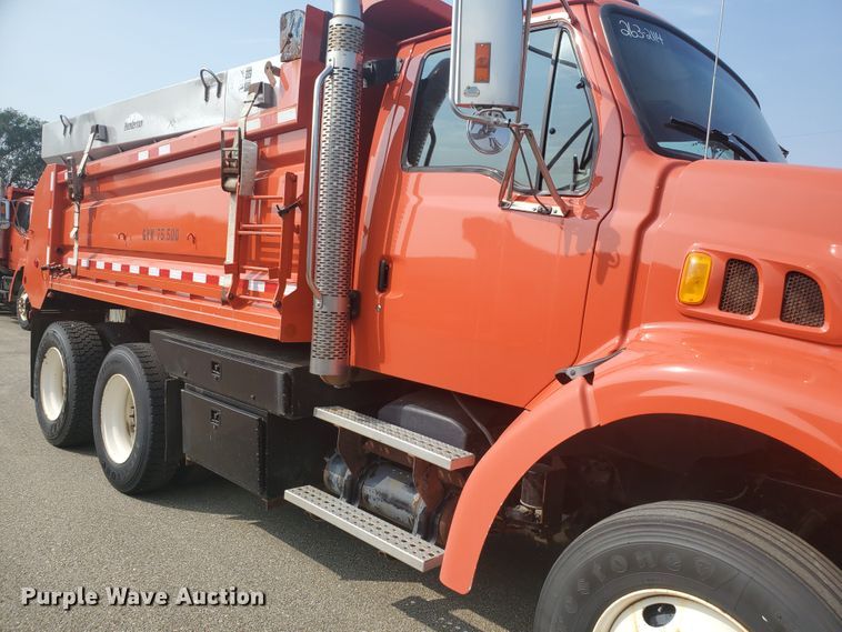 image for item DE4527 2006 Sterling LT7500  dump truck
