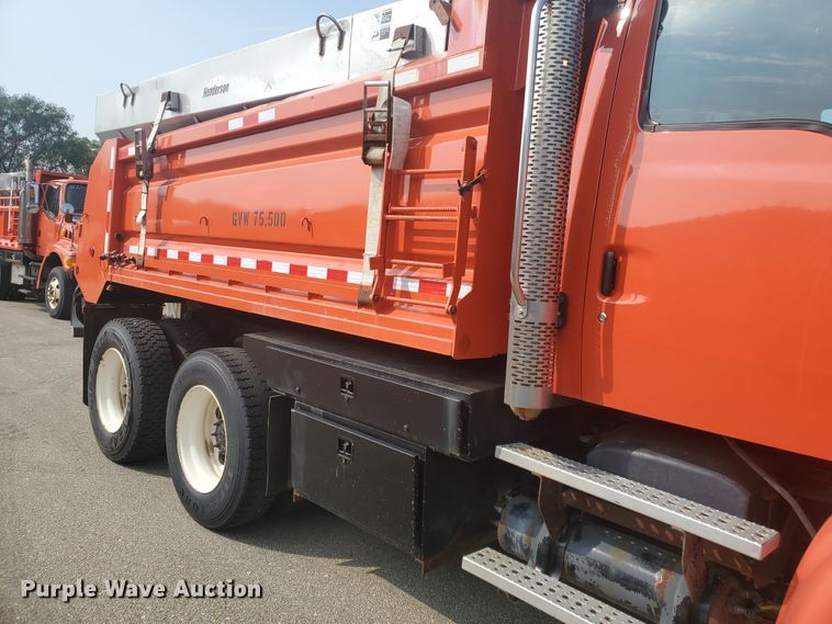 image for item DE4527 2006 Sterling LT7500  dump truck
