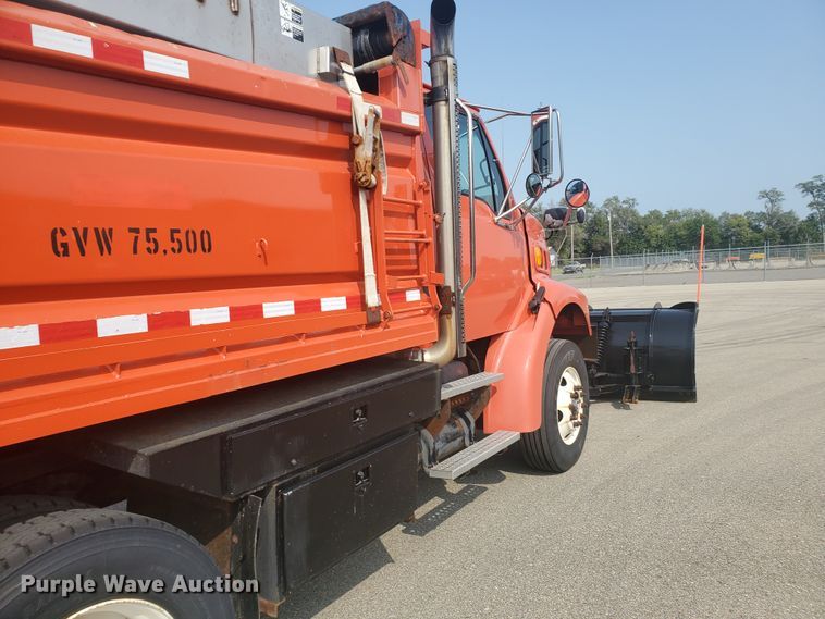image for item DE4527 2006 Sterling LT7500  dump truck