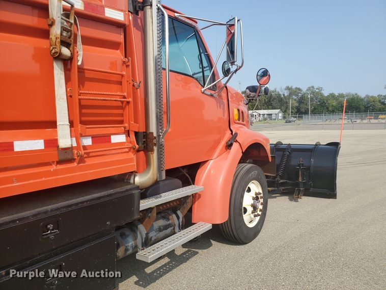 image for item DE4527 2006 Sterling LT7500  dump truck