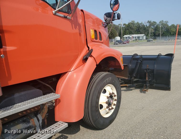 image for item DE4527 2006 Sterling LT7500  dump truck