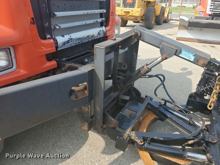 image for item DE4527 2006 Sterling LT7500  dump truck