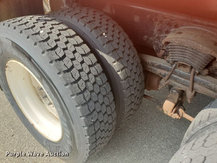 image for item DE4527 2006 Sterling LT7500  dump truck