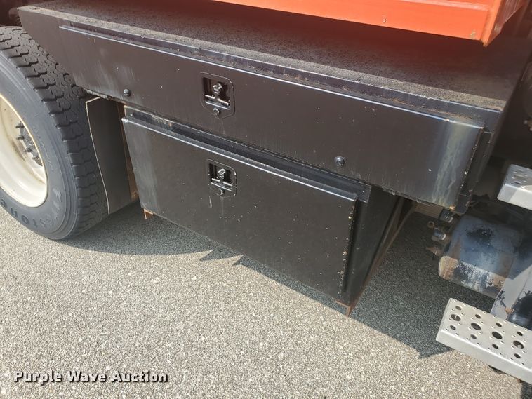 image for item DE4527 2006 Sterling LT7500  dump truck