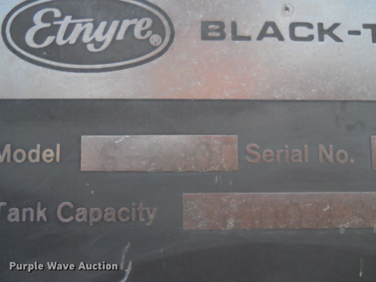 image for item DE4528 1998 Ford F800  oil distributor truck