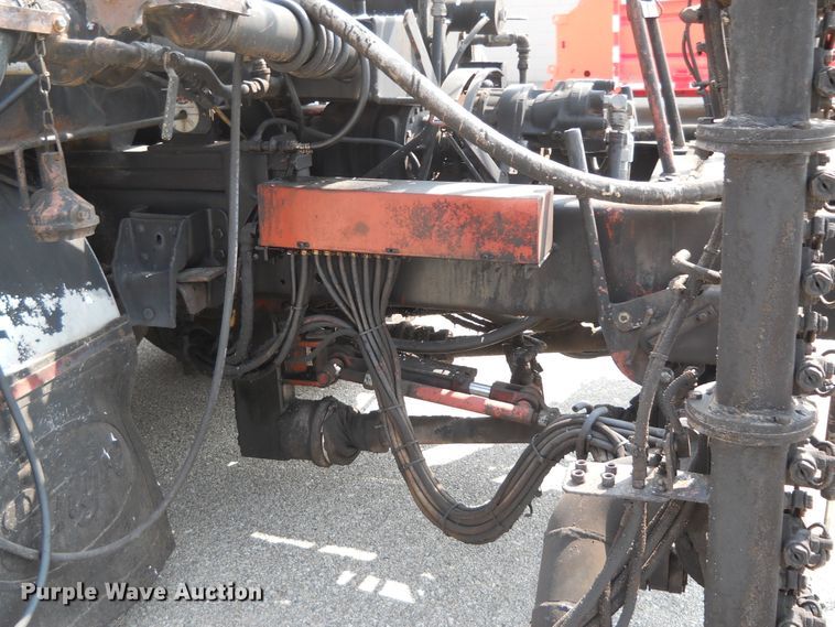 image for item DE4528 1998 Ford F800  oil distributor truck