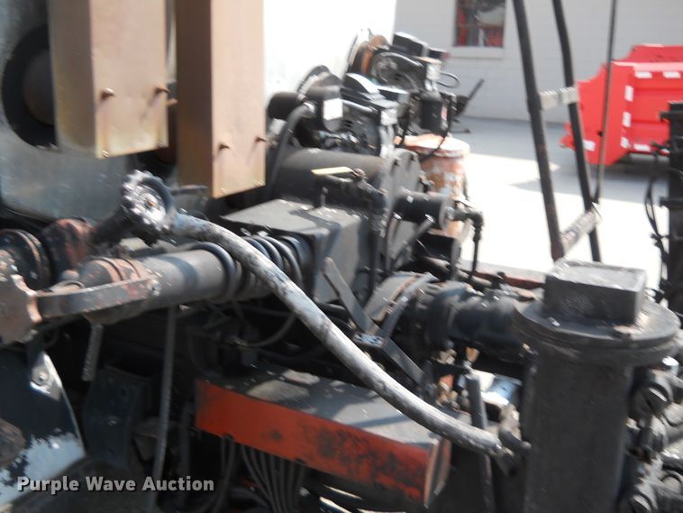 image for item DE4528 1998 Ford F800  oil distributor truck