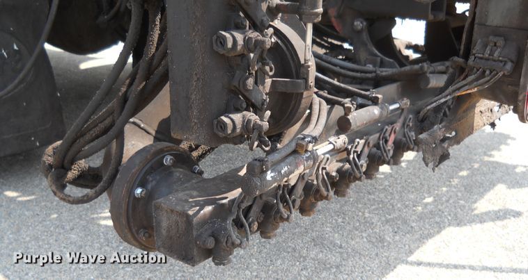 image for item DE4528 1998 Ford F800  oil distributor truck