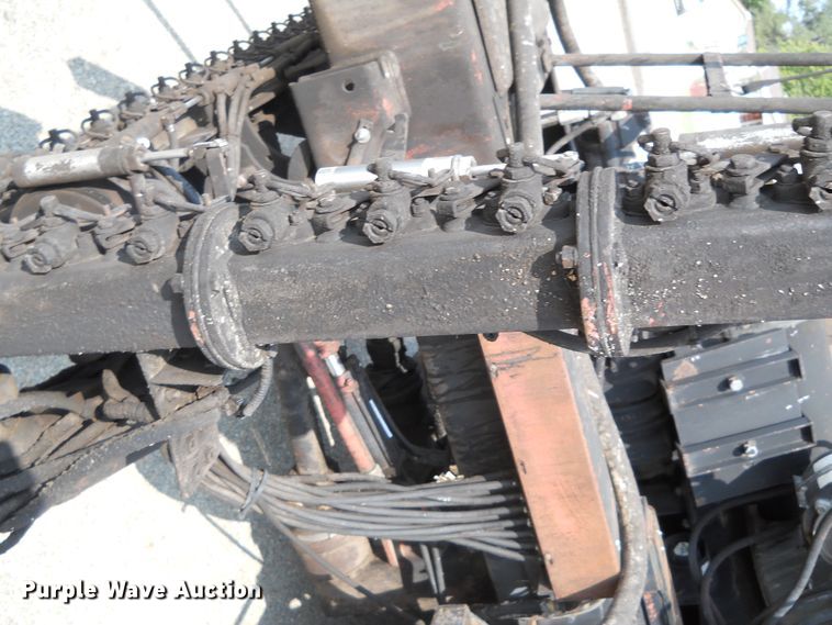 image for item DE4528 1998 Ford F800  oil distributor truck