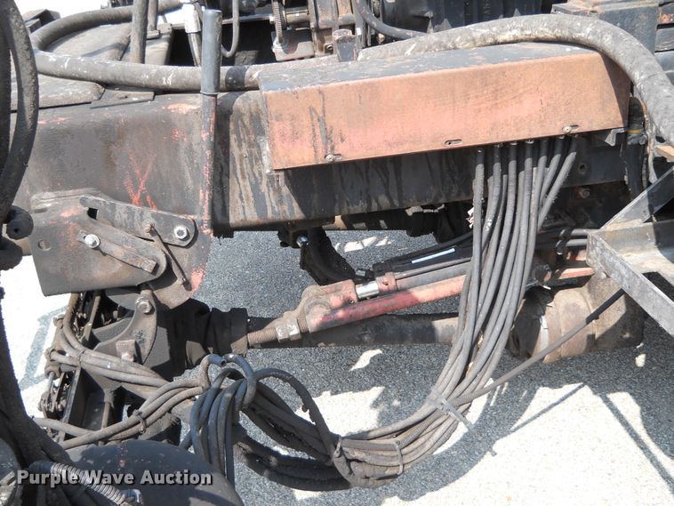 image for item DE4528 1998 Ford F800  oil distributor truck