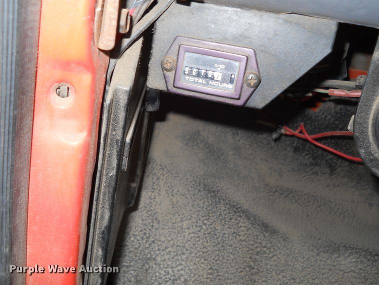 image for item DE4528 1998 Ford F800  oil distributor truck