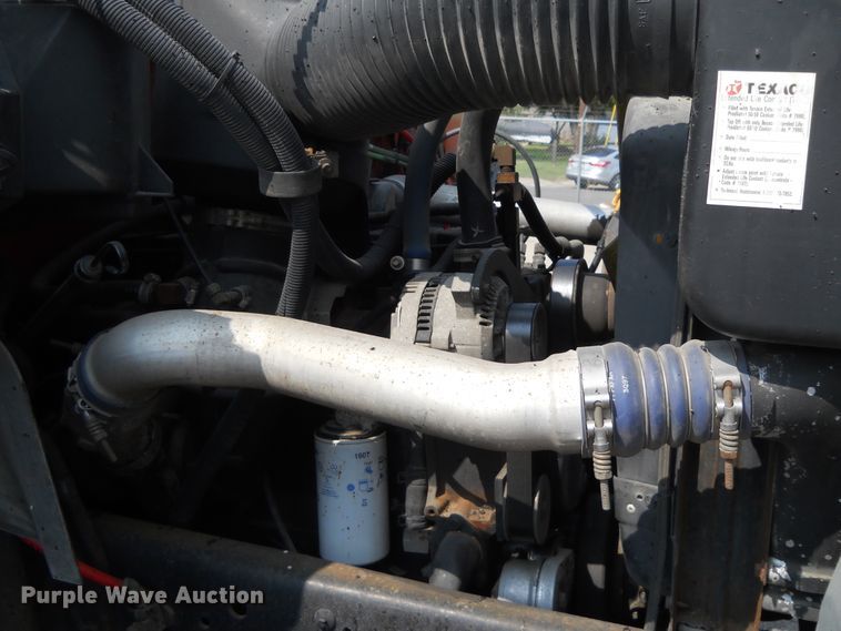 image for item DE4528 1998 Ford F800  oil distributor truck