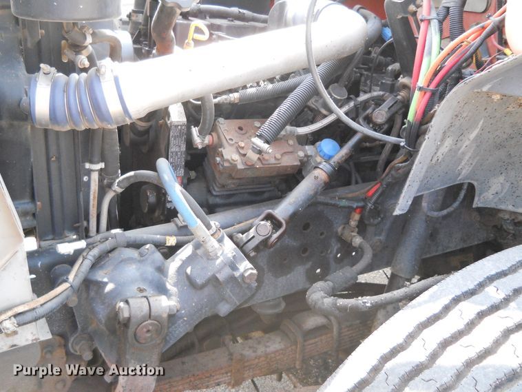 image for item DE4528 1998 Ford F800  oil distributor truck