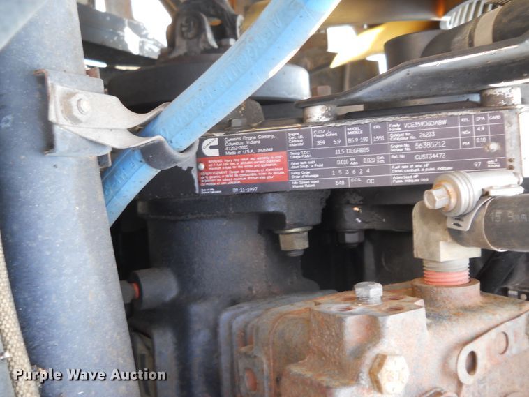 image for item DE4528 1998 Ford F800  oil distributor truck