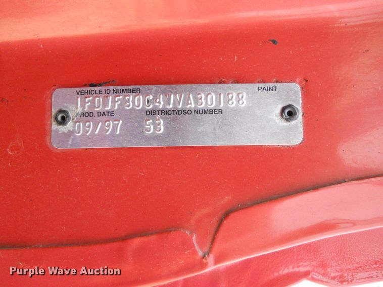 image for item DE4528 1998 Ford F800  oil distributor truck