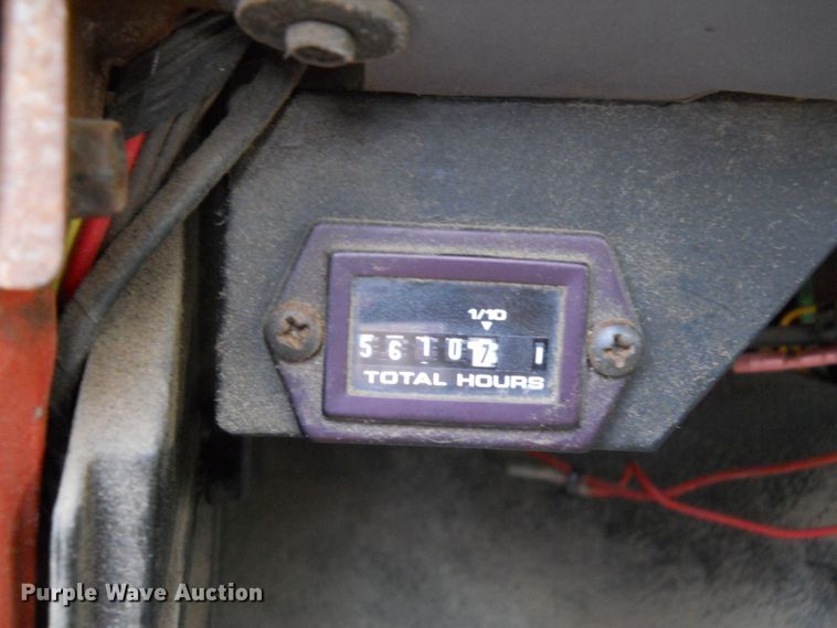 image for item DE4528 1998 Ford F800  oil distributor truck