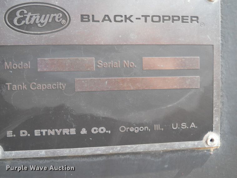 image for item DE4529 1998 Ford F800  oil distributor truck