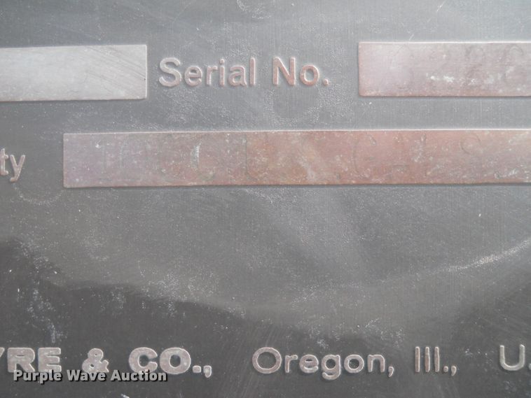 image for item DE4529 1998 Ford F800  oil distributor truck