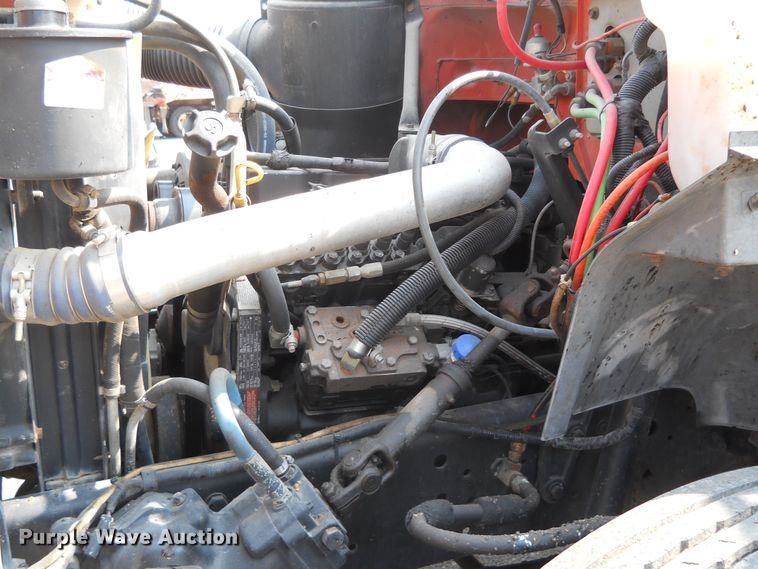 image for item DE4529 1998 Ford F800  oil distributor truck