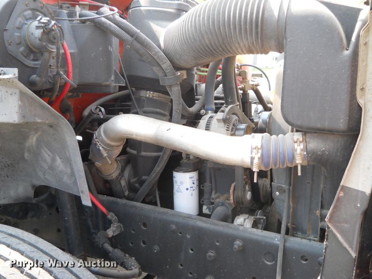 image for item DE4529 1998 Ford F800  oil distributor truck