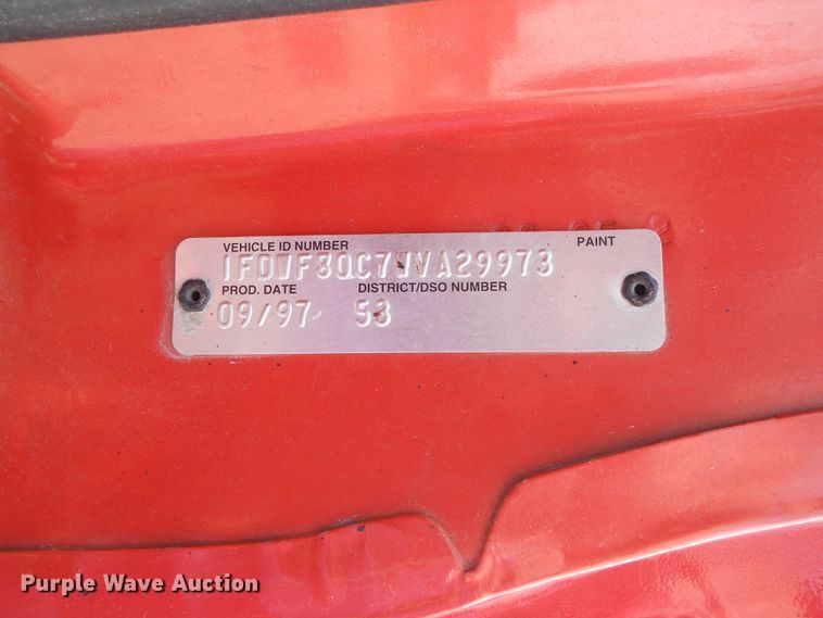 image for item DE4529 1998 Ford F800  oil distributor truck