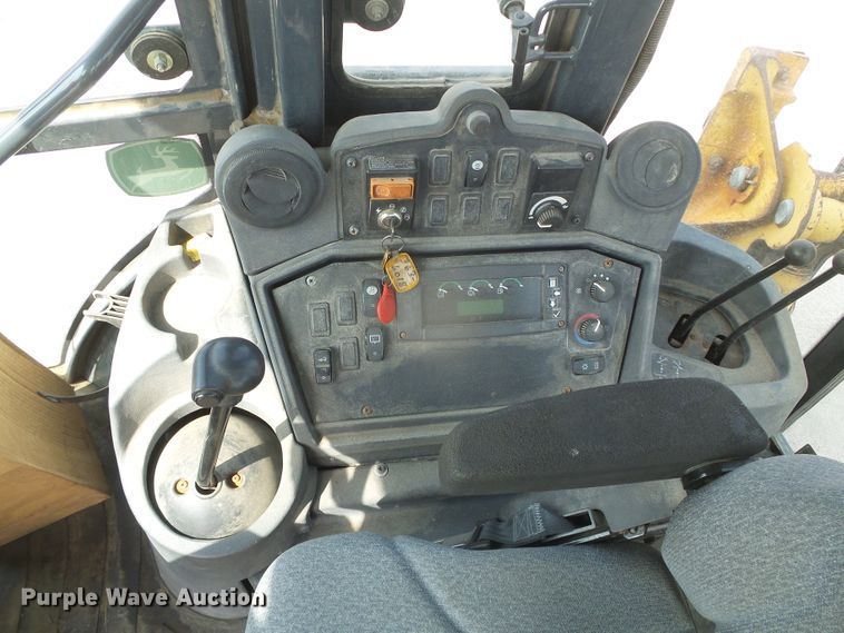 image for item DG8249 2008 John Deere 310J  backhoe